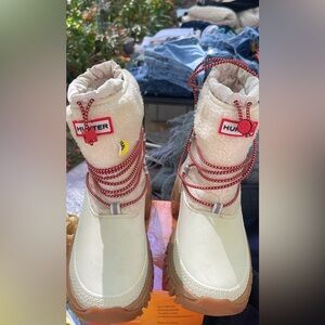 Hunter Wanderer Short Sherpa boots